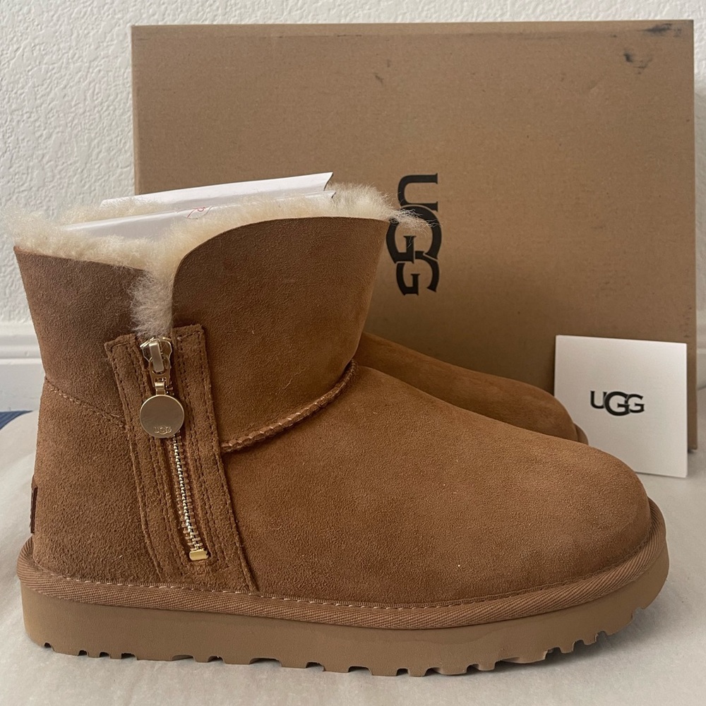 CLEARANCE!! NWT UGG Bailey Mini Zip Shearling Booties Sz8 & Sz9 - Picture 6 of 16
